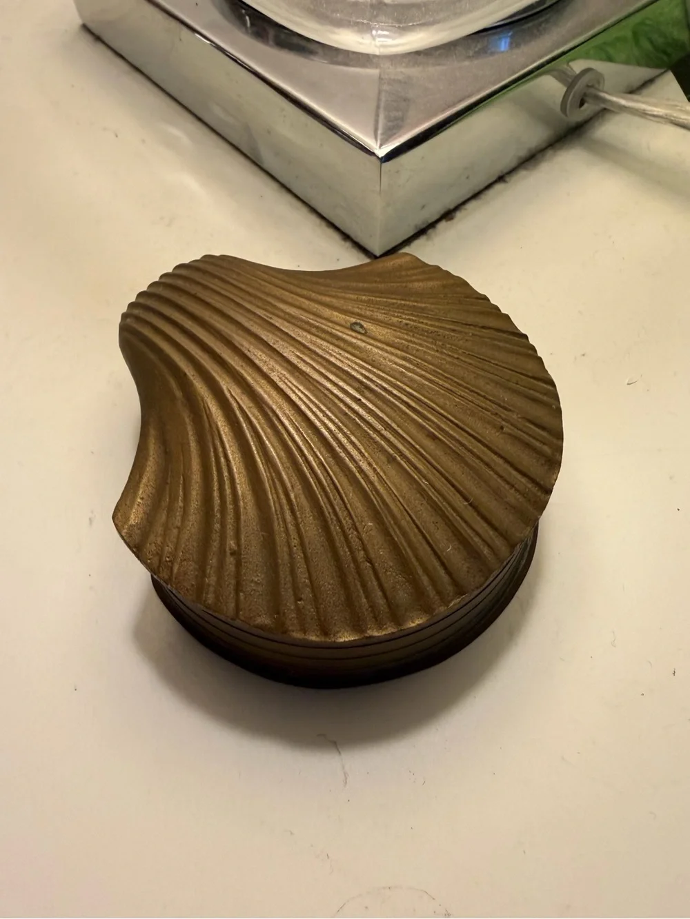 Vintage brass coastal nautical clamshell hinged lid trinket jewelry box